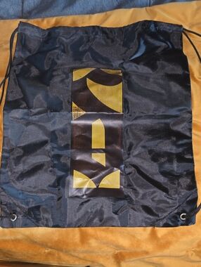 NWT Shinedown Drawstring Bag